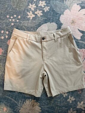 lululemon athletica Men's Khaki Flat Front Stretch Shorts